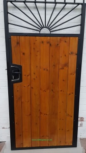 Sunrise Wood infill / steel frame side gate with lock