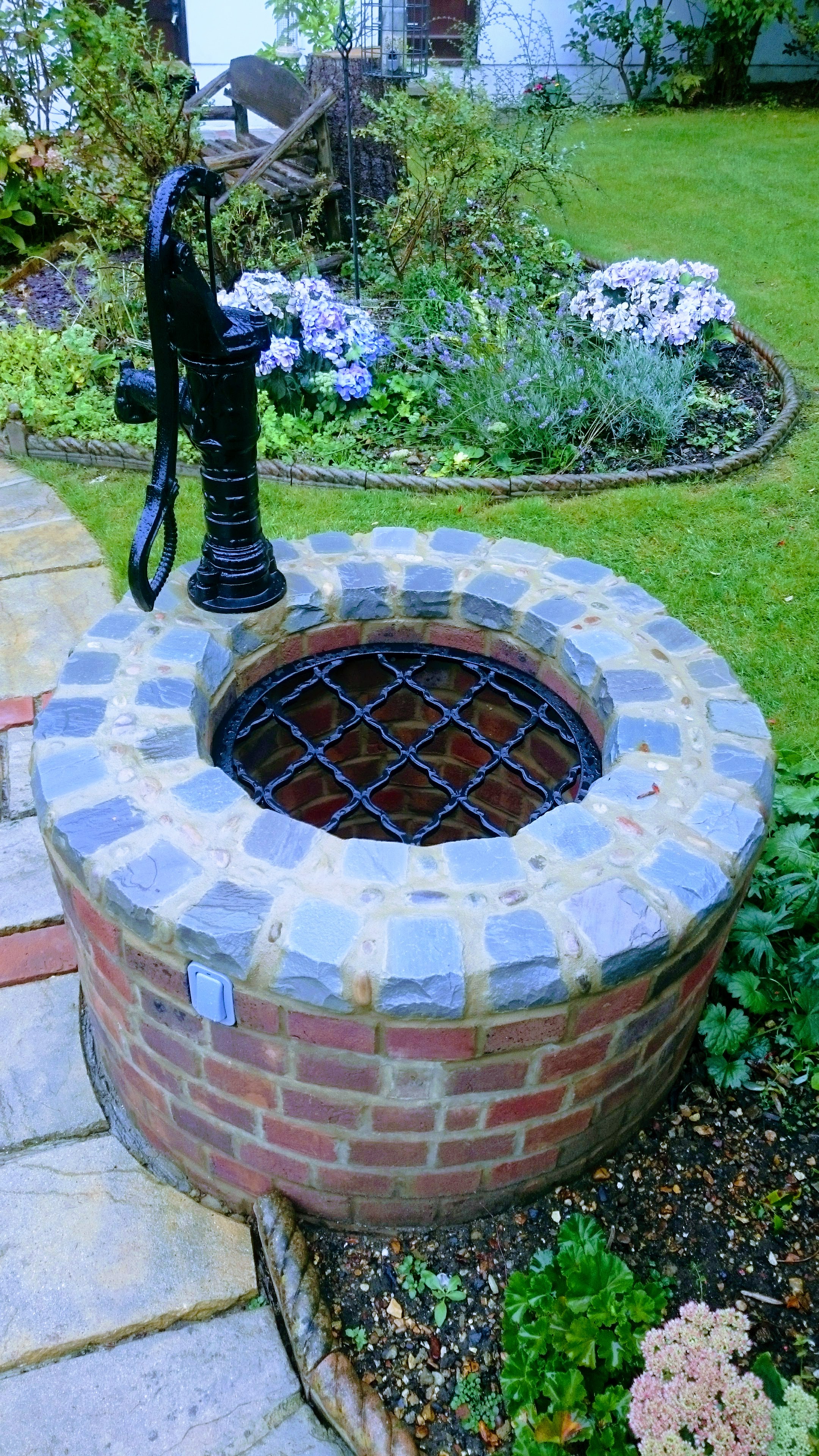 Handmade Wrought Iron Metal Well Cover Handmade Wrought Iron Metal Well Cover